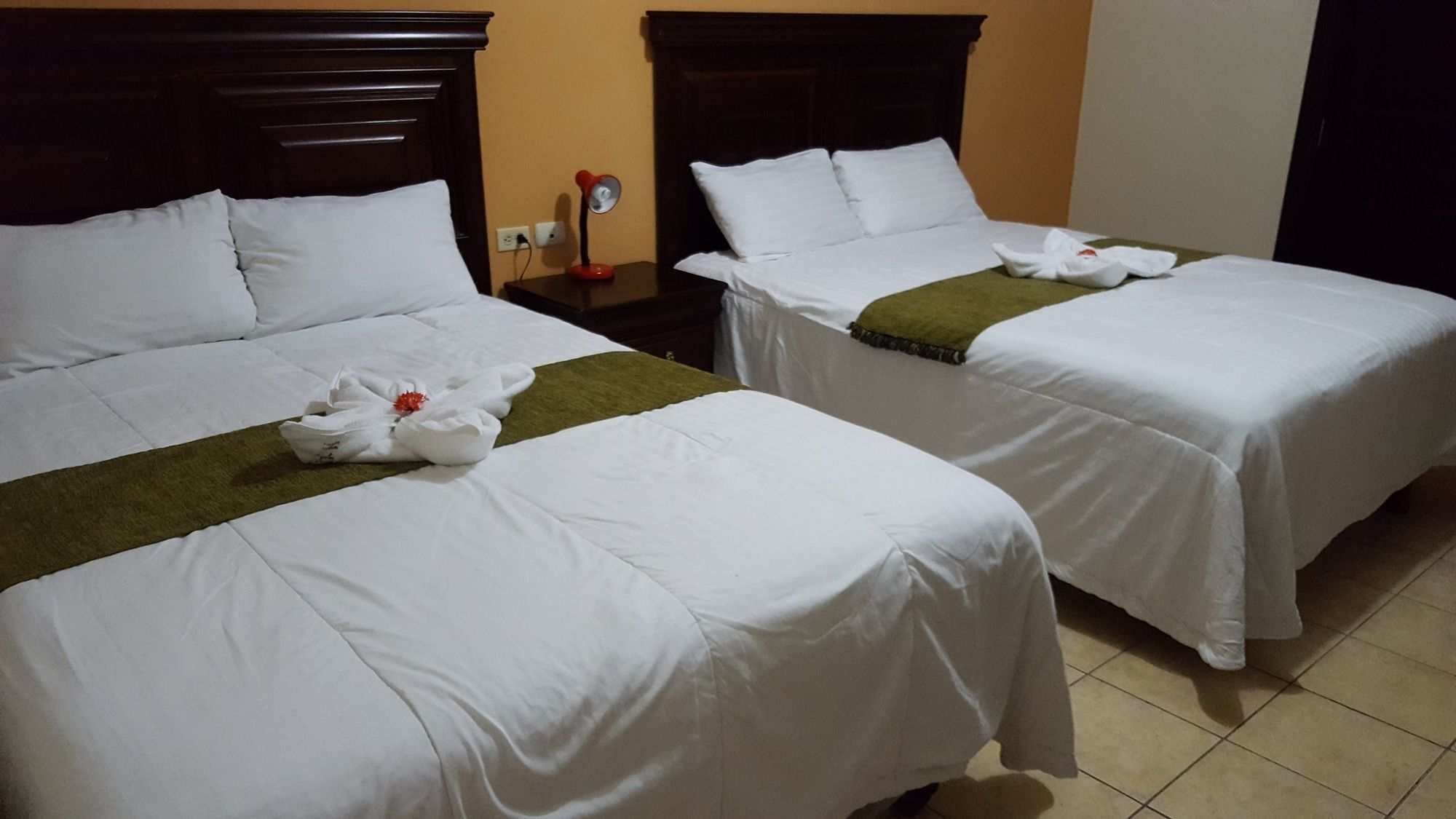 Apart Hotel Pico Bonito La Ceiba Exteriör bild